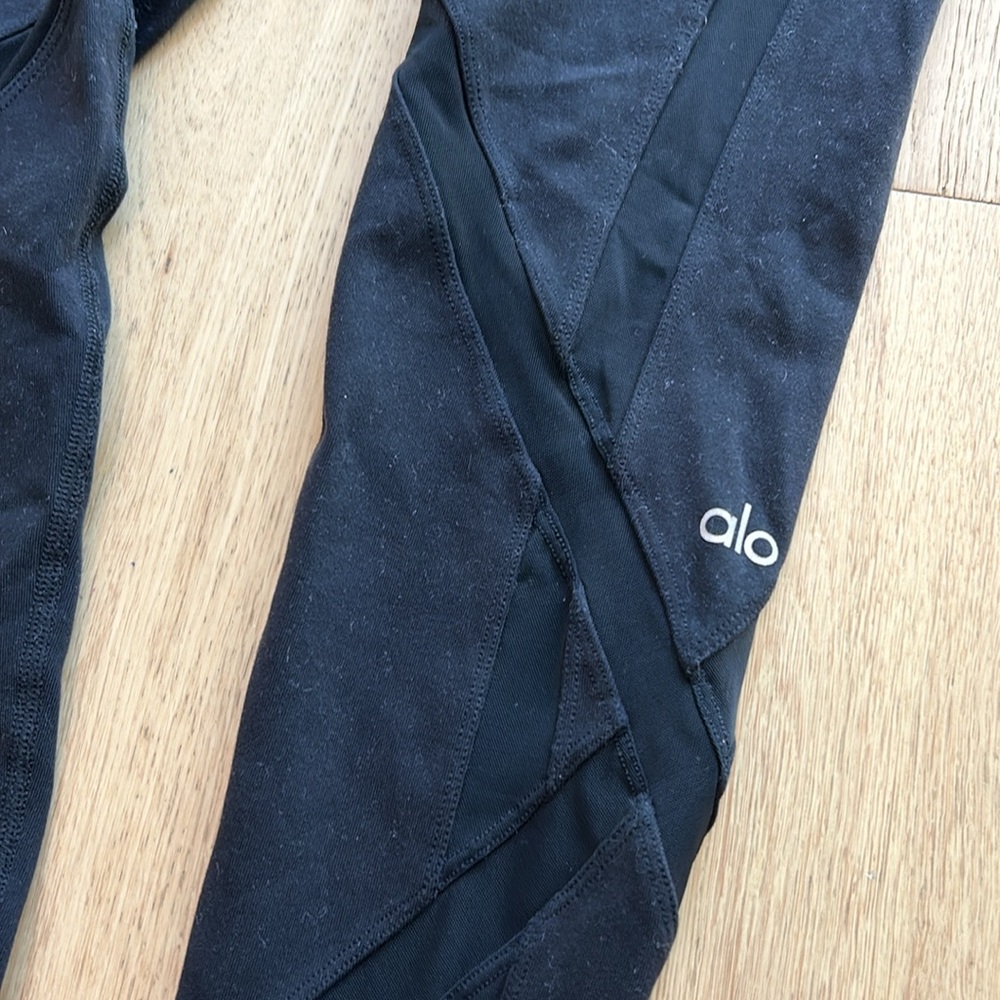 Alo Yoga black criss cross leggings